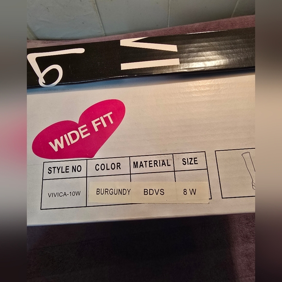 🆕️ 8 WW Burgundy Vivica Wide-Calf Over-the-Knee Boot - Picture 6 of 6